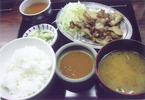宇宙軒の豚バラ定食